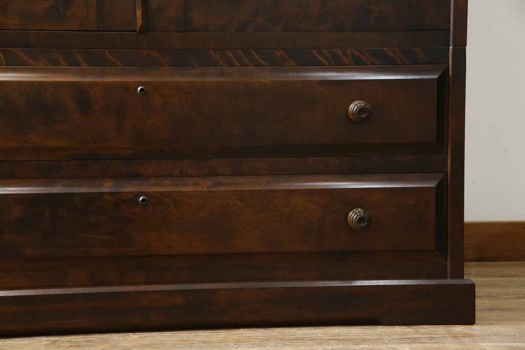 中古　北海道民芸家具　鏡付き　上質な佇まいが格調高いワードローブ　(R-058065)