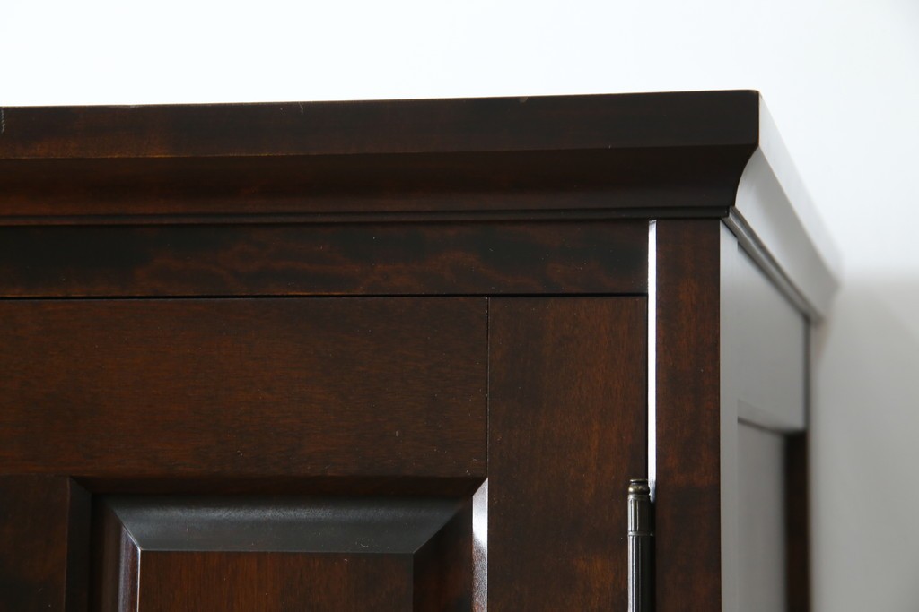 中古　北海道民芸家具　鏡付き　上質な佇まいが格調高いワードローブ　(R-058065)