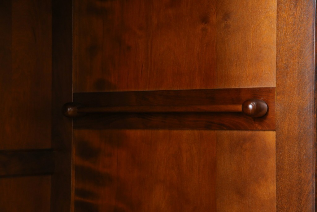 中古　北海道民芸家具　鏡付き　上質な佇まいが格調高いワードローブ　(R-058065)