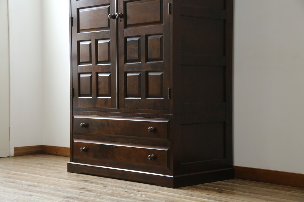 中古　北海道民芸家具　鏡付き　上質な佇まいが格調高いワードローブ　(R-058065)