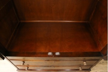 中古　北海道民芸家具　鏡付き　上質な佇まいが格調高いワードローブ　(R-058065)