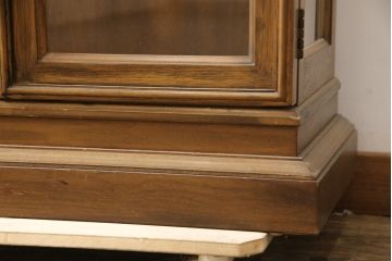中古　美品　DREXEL HERITAGE(ドレクセルヘリテイジ)　品のある佇まいが魅力的なキュリオケース(定価約62万円)(飾り棚、ガラスケース、ショーケース、キャビネット、陳列棚)(R-058066)