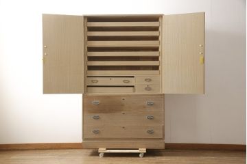 中古　国産　職人手造品　収納力抜群!!上品な佇まいが落ち着きのある空間を演出する桐箪笥(並厚、四方丸、桐たんす、着物箪笥、衣装箪笥、和タンス、引き出し)(R-058067)