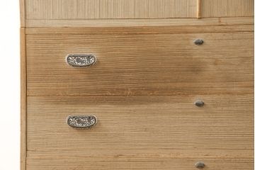 中古　国産　職人手造品　収納力抜群!!上品な佇まいが落ち着きのある空間を演出する桐箪笥(並厚、四方丸、桐たんす、着物箪笥、衣装箪笥、和タンス、引き出し)(R-058067)