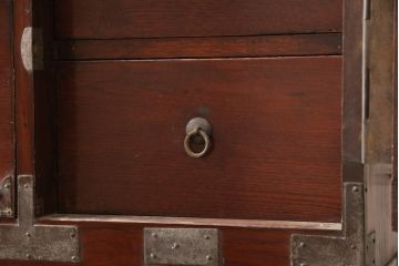 和製アンティーク　極上美品　前面栗材　漆のきれいな米沢箪笥(和箪笥、収納箪笥、時代箪笥、引き出し)(R-058084)