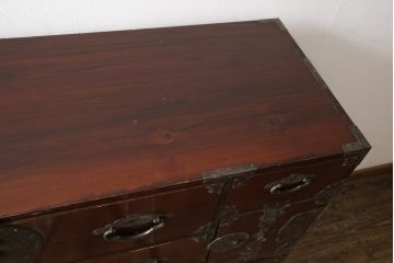 和製アンティーク　極上美品　前面栗材　漆のきれいな米沢箪笥(和箪笥、収納箪笥、時代箪笥、引き出し)(R-058084)