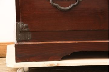 和製アンティーク　極上美品　前面栗材　漆のきれいな米沢箪笥(和箪笥、収納箪笥、時代箪笥、引き出し)(R-058084)