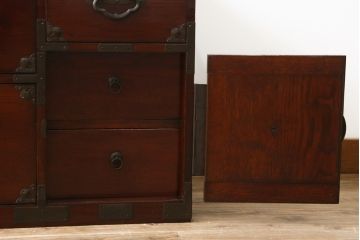和製アンティーク　極上美品　前面栗材　漆のきれいな米沢箪笥・上段(和箪笥、収納箪笥、時代箪笥、引き出し、ローチェスト)(R-058085)