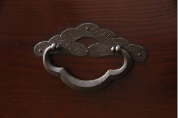 和製アンティーク　極上美品　前面栗材　漆のきれいな米沢箪笥・下段(和箪笥、収納箪笥、時代箪笥、引き出し、ローチェスト)(R-058086)