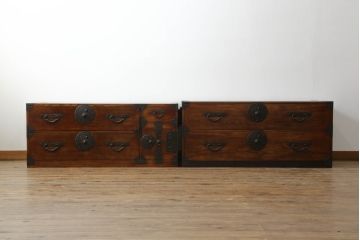 アンティーク家具　明治大正期　上手物　前面欅(ケヤキ)材・共縁　大きな桜丸金具が目を惹く米沢箪笥(重ね箪笥、衣装箪笥、引き出し)(R-058087)