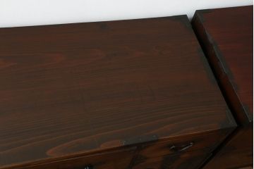 アンティーク家具　明治大正期　上手物　前面欅(ケヤキ)材・共縁　大きな桜丸金具が目を惹く米沢箪笥(重ね箪笥、衣装箪笥、引き出し)(R-058087)