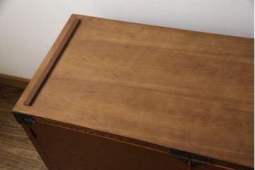 中古　岩谷堂箪笥　選べる! 脚付きリメイク・台輪製作　和モダンな空間にも取り入れやすいサイドボード(リビングボード、テレビ台、テレビボード、ローボード)(R-058091)