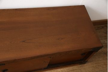 中古　国産　職人手造り　丁寧な仕事ぶりが感じられるテレビ台(テレビボード、ローボード、収納棚、民芸家具)(R-058092)