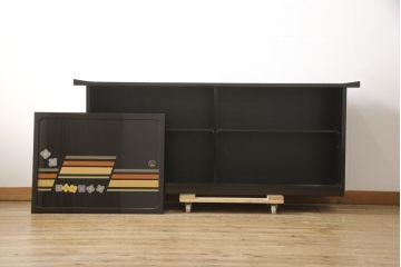 中古　展示未使用品　讃岐塗　本漆絵　モダンな絵柄がお部屋にアクセントを与えるサイドボード(定価約100万円)(収納棚、テレビ台、テレビボード)(R-058107)