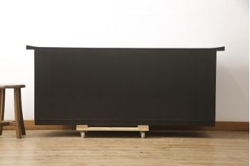 中古　展示未使用品　讃岐塗　本漆絵　モダンな絵柄がお部屋にアクセントを与えるサイドボード(定価約100万円)(収納棚、テレビ台、テレビボード)(R-058107)