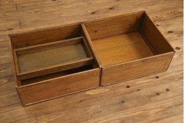 イギリスアンティーク　オーク材　細やかな装飾が目を引くサイドボード(キャビネット、ダイニングボード、キッチンボード、収納棚)(R-058113)