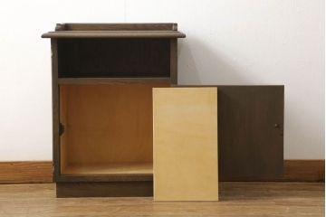 ヴィンテージ　永田良介商店　シンプルで使いやすいサイドキャビネット(ビンテージ、ディスプレイケース、電話台、収納棚)(R-058114)