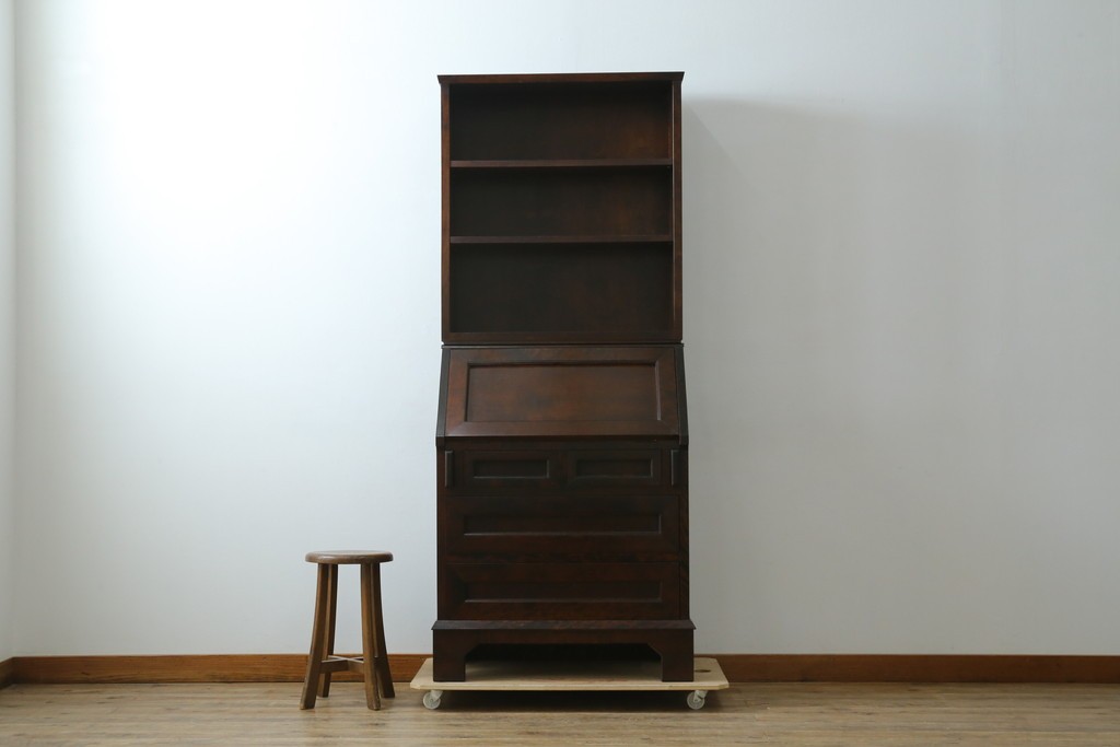 ビンテージ　国産民芸家具　高山デザインのすっきりとした佇まいのビューローブックケース　(R-058117)