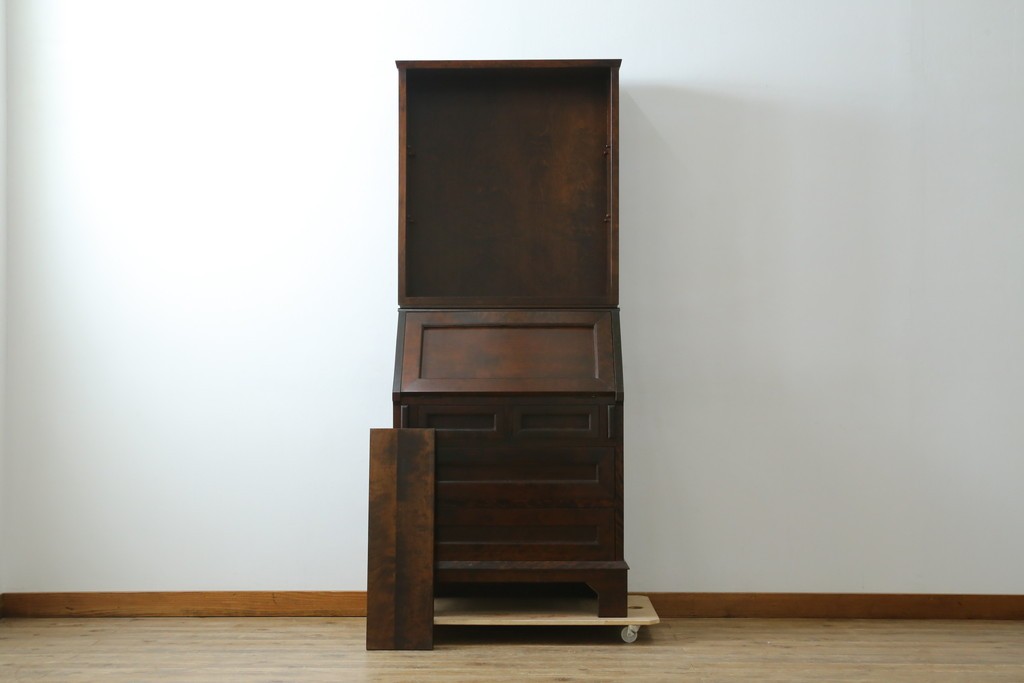 ビンテージ　国産民芸家具　高山デザインのすっきりとした佇まいのビューローブックケース　(R-058117)