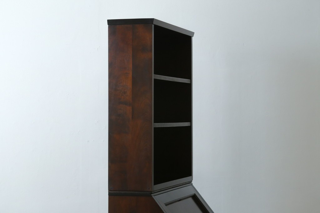 ビンテージ　国産民芸家具　高山デザインのすっきりとした佇まいのビューローブックケース　(R-058117)