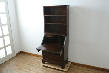 ビンテージ　国産民芸家具　高山デザインのすっきりとした佇まいのビューローブックケース　(R-058117)