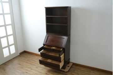 ビンテージ　国産民芸家具　高山デザインのすっきりとした佇まいのビューローブックケース　(R-058117)