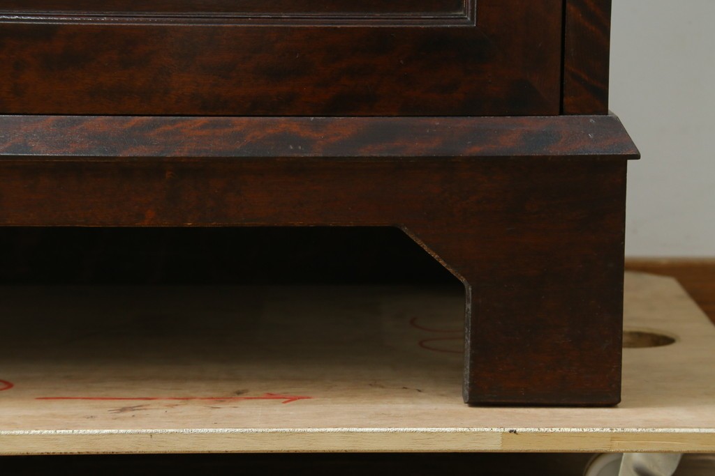 ビンテージ　国産民芸家具　高山デザインのすっきりとした佇まいのビューローブックケース　(R-058117)