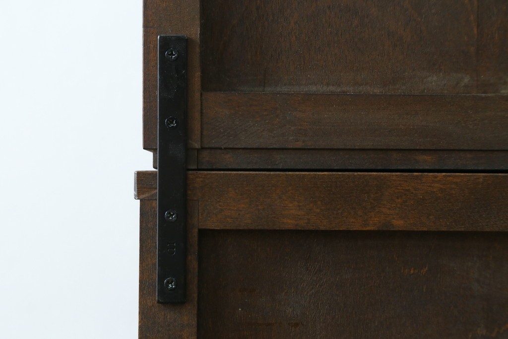 ビンテージ　国産民芸家具　高山デザインのすっきりとした佇まいのビューローブックケース　(R-058117)