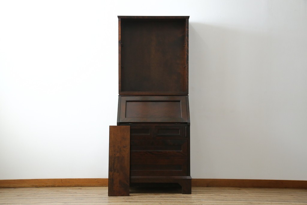 ビンテージ　国産民芸家具　高山デザインのすっきりとした佇まいのビューローブックケース　(R-058118)