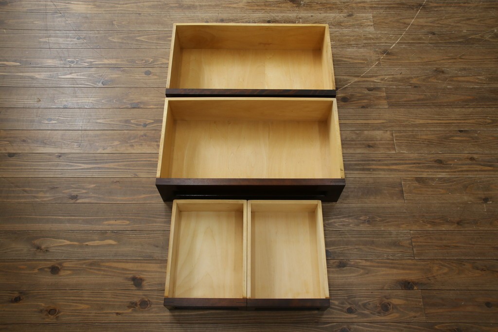 ビンテージ　国産民芸家具　高山デザインのすっきりとした佇まいのビューローブックケース　(R-058118)