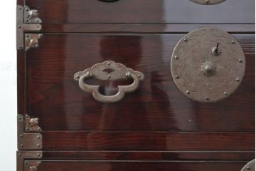 和製アンティーク　明治期　極上　上手物　超美品　未使用に近い!!　前面栗材の艶が美しい米沢箪笥(重ね箪笥、和たんす、収納箪笥、時代箪笥、整理タンス)(R-058120)