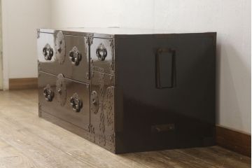 和製アンティーク　明治期　極上　上手物　超美品　未使用に近い!!　前面栗材の艶が美しい米沢箪笥(和たんす、収納箪笥、時代箪笥、整理タンス)(R-058121)