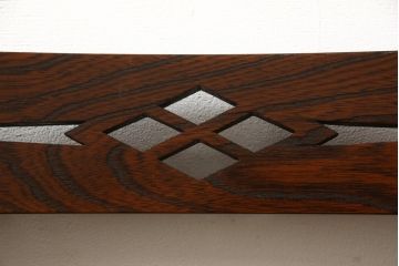 希少!!　絶版品　中古　美品　駿河民芸　欅(ケヤキ)材　四つ割り菱透かしが目を引く座椅子2脚セット(座イス、座いす)(R-058123)