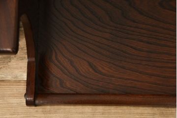希少!!　絶版品　中古　美品　駿河民芸　欅(ケヤキ)材　四つ割り菱透かしが目を引く座椅子2脚セット(座イス、座いす)(R-058124)
