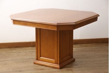 中古　美品　横浜クラシック家具　ダニエル(Daniel)　収納棚付き!　低めサイズのダイニングテーブルとチェア4脚セット(ダイニングチェア、アームチェア、椅子、ダイニングセット、4人掛け)(定価約100万円)(R-058145)