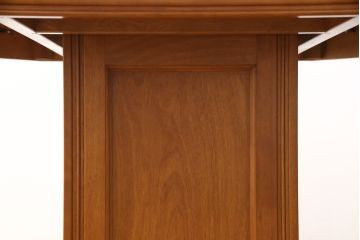 中古　美品　横浜クラシック家具　ダニエル(Daniel)　収納棚付き!　低めサイズのダイニングテーブルとチェア4脚セット(ダイニングチェア、アームチェア、椅子、ダイニングセット、4人掛け)(定価約100万円)(R-058145)