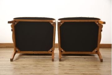 中古　美品　横浜クラシック家具　ダニエル(Daniel)　収納棚付き!　低めサイズのダイニングテーブルとチェア4脚セット(ダイニングチェア、アームチェア、椅子、ダイニングセット、4人掛け)(定価約100万円)(R-058145)