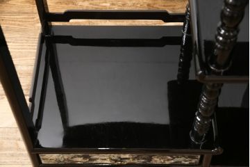 中古　美品　高級品　繊細な孔雀の螺鈿(らでん)細工が美しい飾り棚(定価約120万円)(収納棚、戸棚、茶棚)(R-058147)