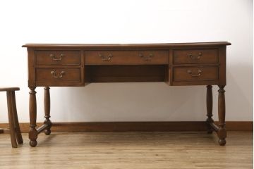 中古　美品　アメリカ高級家具　ヒッコリーホワイト(HICKORY WHITE)　クラシカルな雰囲気を醸し出すアンティーク調デスク(定価約100万円)(両袖机、ワークデスク、在宅ワーク用、テーブル)(R-058148)