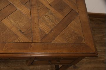 中古　美品　アメリカ高級家具　ヒッコリーホワイト(HICKORY WHITE)　クラシカルな雰囲気を醸し出すアンティーク調デスク(定価約100万円)(両袖机、ワークデスク、在宅ワーク用、テーブル)(R-058148)