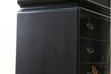 中古　展示品　美品　讃岐塗り　漆塗り　モダンな高級中桐箪笥(定価約180万円)(和箪笥、着物たんす、和服タンス、重ねタンス)(R-058156)