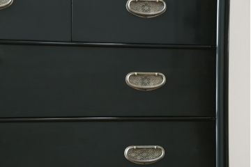 中古　展示品　美品　讃岐塗り　漆塗り　モダンな高級中桐箪笥(定価約180万円)(和箪笥、着物たんす、和服タンス、重ねタンス)(R-058156)