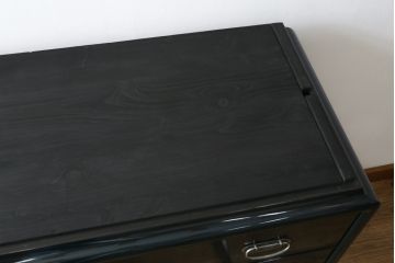 中古　展示品　美品　讃岐塗り　漆塗り　モダンな高級中桐箪笥(定価約180万円)(和箪笥、着物たんす、和服タンス、重ねタンス)(R-058156)