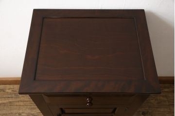 中古　美品　松本民芸家具　シックな佇まいのC型電話台(サイドチェスト、引き出し、収納棚)(定価約12万円)(R-058166)