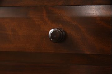 中古　美品　松本民芸家具　シックな佇まいのC型電話台(サイドチェスト、引き出し、収納棚)(定価約12万円)(R-058166)