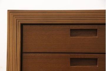 中古　超美品　CONDE　HOUSE(カンディハウス)　ウォールナット　ストライプ　DR-46　落ち着いた色合いとシンプルなデザインが魅力のサイドデスク(サイドチェスト、ナイトテーブル、サイドテーブル)(定価約20万円)(R-058168)