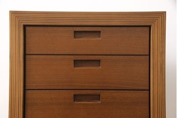 中古　超美品　CONDE　HOUSE(カンディハウス)　ウォールナット　ストライプ　DR-46　落ち着いた色合いとシンプルなデザインが魅力のサイドデスク(サイドチェスト、ナイトテーブル、サイドテーブル)(定価約20万円)(R-058168)