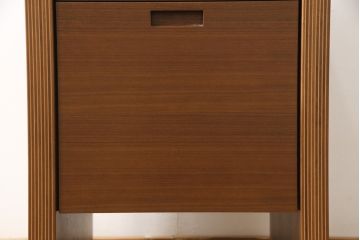 中古　超美品　CONDE　HOUSE(カンディハウス)　ウォールナット　ストライプ　DR-46　落ち着いた色合いとシンプルなデザインが魅力のサイドデスク(サイドチェスト、ナイトテーブル、サイドテーブル)(定価約20万円)(R-058169)