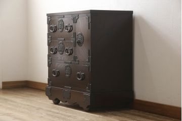 中古　超美品　岩谷堂箪笥　厚みのある金具が風格を感じさせる車箪笥(小箪笥、チェスト、引き出し)(R-058170)