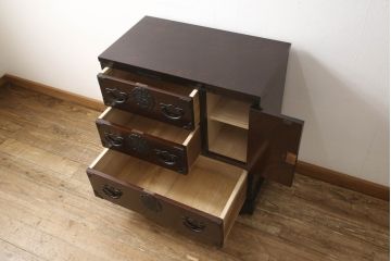 中古　超美品　岩谷堂箪笥　厚みのある金具が風格を感じさせる車箪笥(小箪笥、チェスト、引き出し)(R-058170)